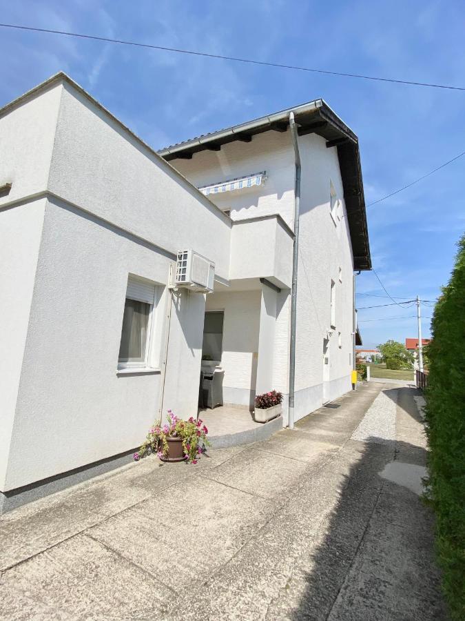 Apartman Lucija Gradici Eksteriør bilde