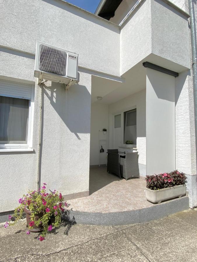 Apartman Lucija Gradici Eksteriør bilde
